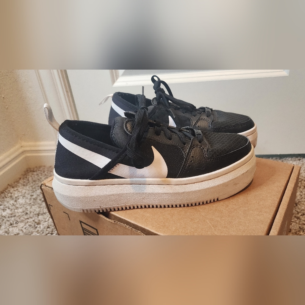 Nike court vision alta size woman 8